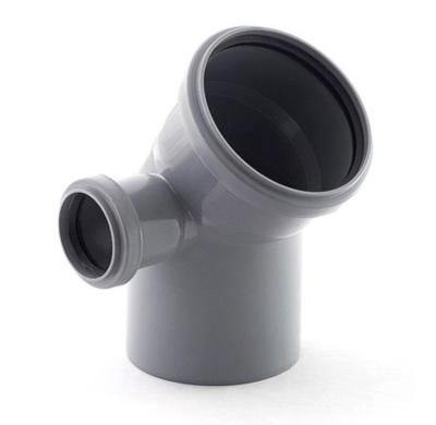 Уголок канализационный 110 мм 45° с левым выходом 50 мм Уголок канализационный 110 мм 45° с левым выходом 50 мм
