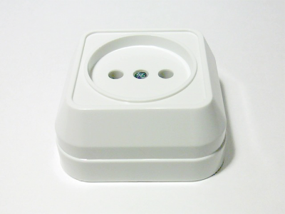 Розетка сетевая MAKEL белый 45102