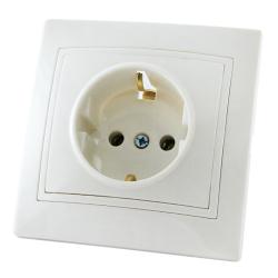 Розетка сетевая TDM Таймыр с заземлением белый SQ1814-0012