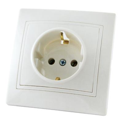 Розетка сетевая TDM Таймыр с заземлением белый SQ1814-0012