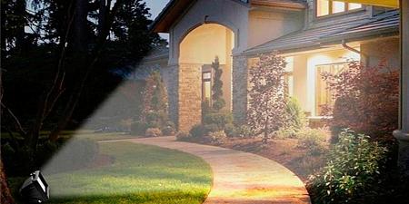 Выбрать светодиодный прожектор для дачи