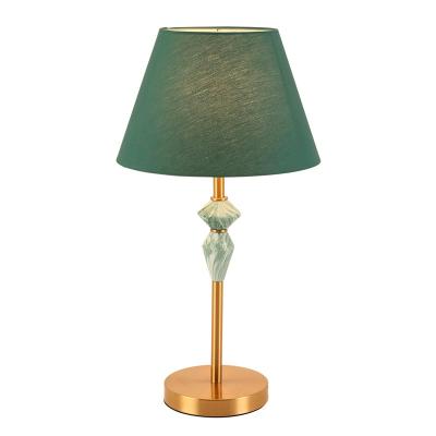 Настольная лампа ODEON Classi 8275/1T Латунь