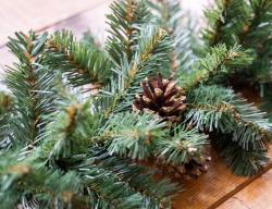 Гирлянда MOROZCO Рождественская-14 с шишками 2,7 м ГР-145