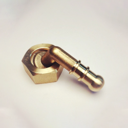 Угловой штуцер-переходник со съемной гайкой для газовых плит