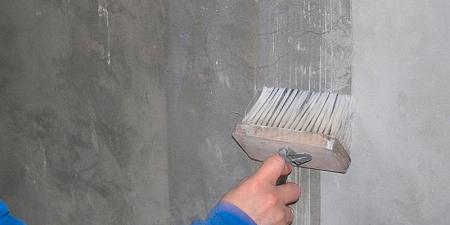 Грунтовка стен перед покраской: особенности выполнения работ