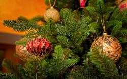 Ель искусственная ЦАРЬ-ЕЛКА Хаген 2,4 м 