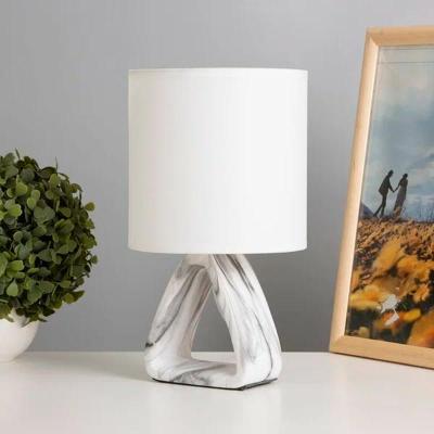 Настольная лампа ЭКОНОМ СВЕТ G32218/1T WT Белый