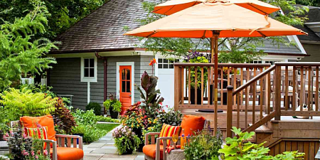 Как сделать участок около загородного дома уютным?