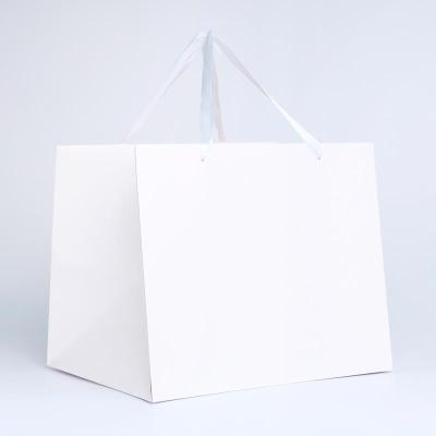 Пакет бум. 35*29*28см /10621121/UPAK LAND/