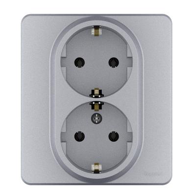 Розетка сетевая LEGRAND Inspiria с заземлением двойная алюминий 673752